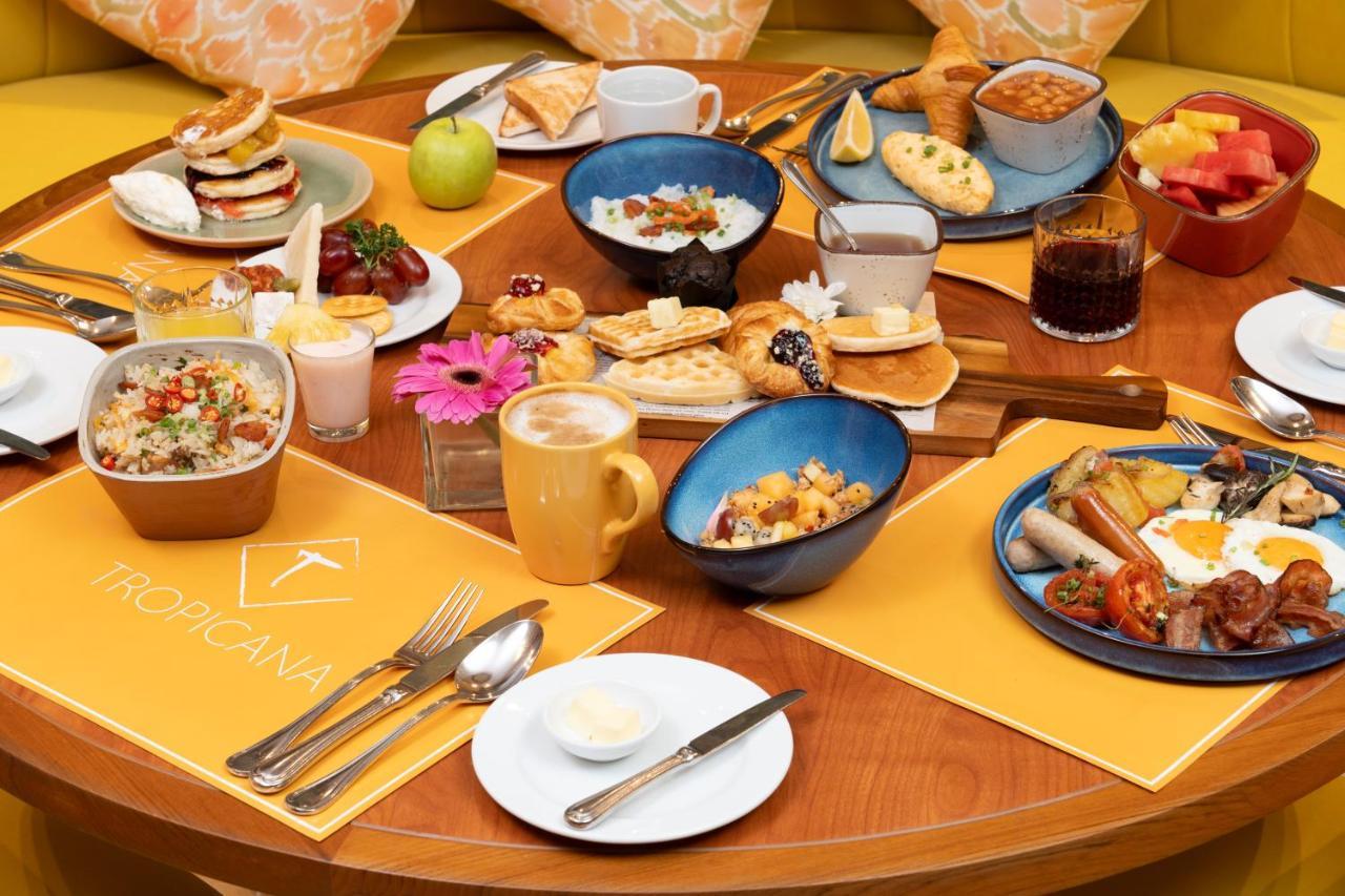 Nh Bangkok Sukhumvit Boulevard Dış mekan fotoğraf A breakfast buffet