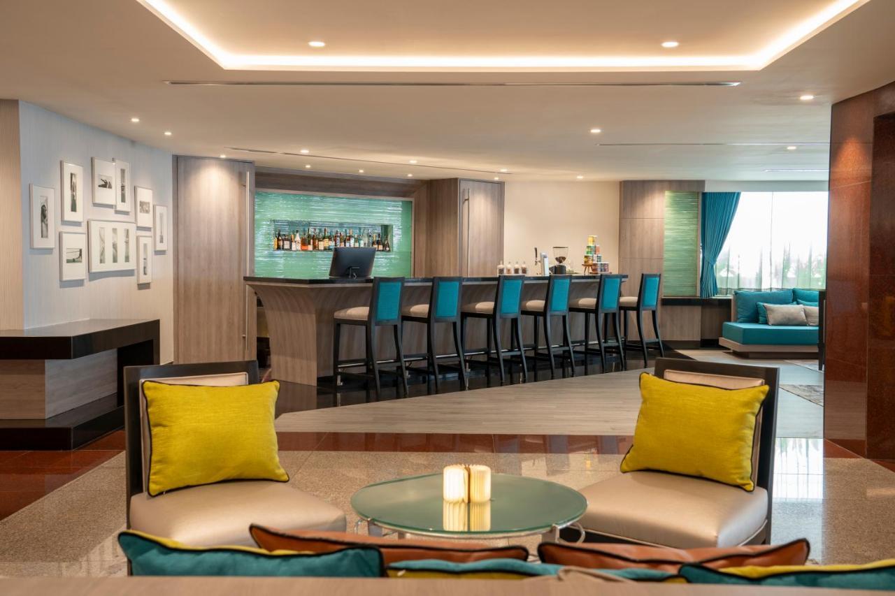 Nh Bangkok Sukhumvit Boulevard Dış mekan fotoğraf The bar at the hotel